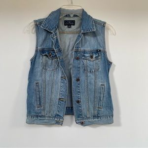 EUC Lucky brand XS jean denim vest